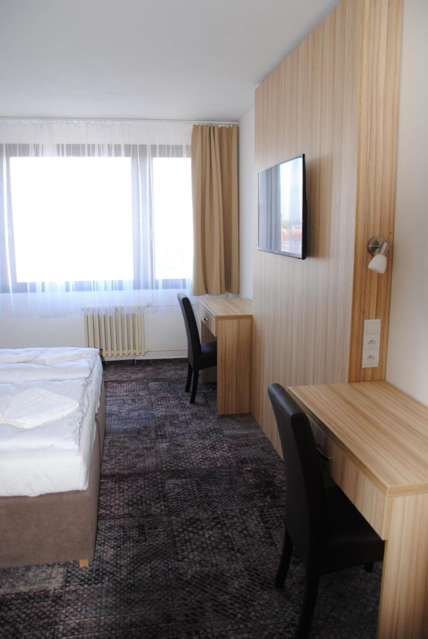 Hotel Labe Пардубице Экстерьер фото